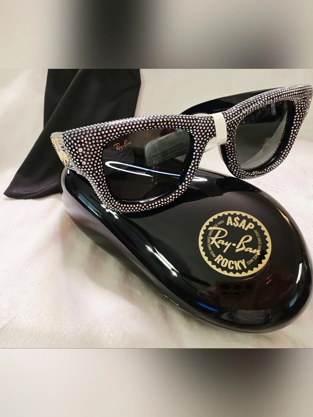 Ray-Ban Wayfarer Puffer Swarovski Crystal Pavé Edition sunglasses in black